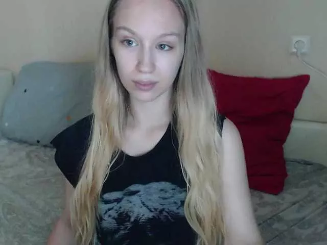 Cling to live show with BlondeAlice from BongaCams 