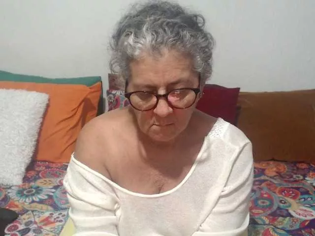 Cling to live show with candy-mature from BongaCams 