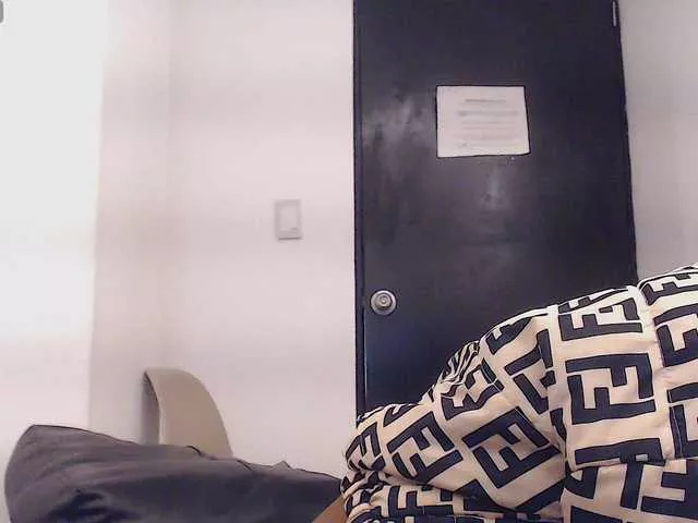 Cling to live show with michaelacox2 from BongaCams 