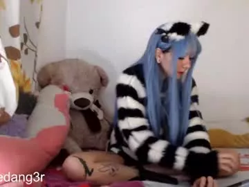 Cling to live show with alicedang3r from Chaturbate 