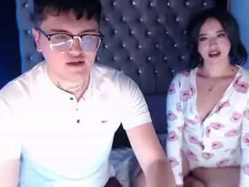 Cling to live show with emma_and_louis from Chaturbate 