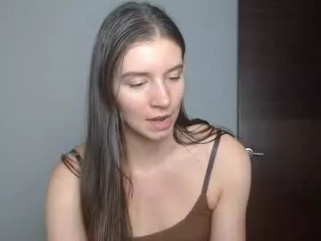 Cling to live show with heidihotte from Chaturbate 