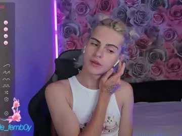 Cling to live show with little_femb0y from Chaturbate 