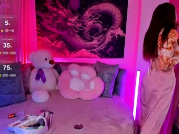Cling to live show with lovely_poppy from Chaturbate 