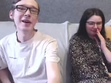 Cling to live show with qustci_couple from Chaturbate 