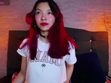 Cling to live show with sarasaenz__ from Chaturbate 