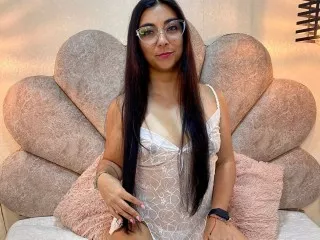 Cling to live show with KarlaHernandez19 from Streamate 