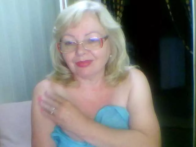 Cling to live show with BarbaraBlondy from BongaCams 