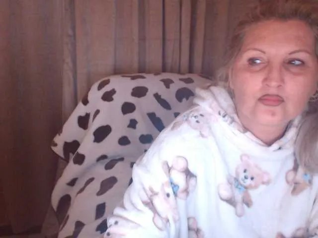 DivineBlond on BongaCams 