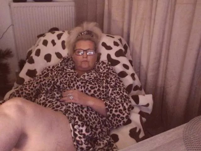 DivineBlond on BongaCams 