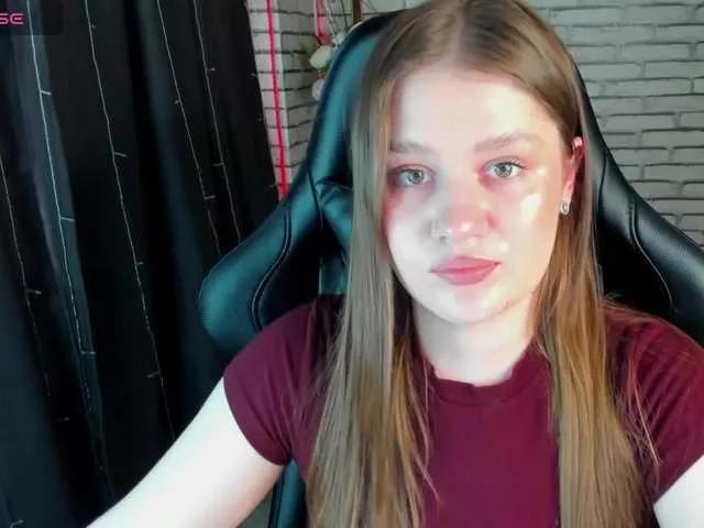 Cling to live show with Emilia-Clare from BongaCams 