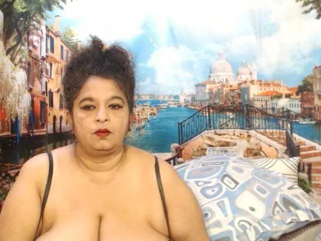 indianstar75 on BongaCams 