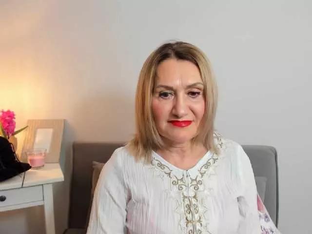 Cling to live show with IsabellaExperienced from BongaCams 