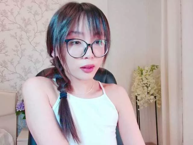 Cling to live show with JiinAae from BongaCams 