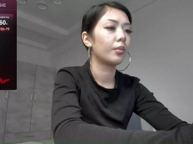Cling to live show with keysaya1 from BongaCams 