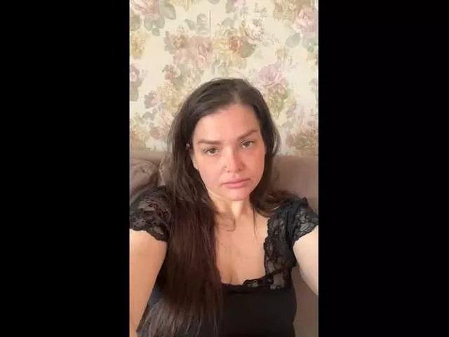 KikiMilf84 on BongaCams 