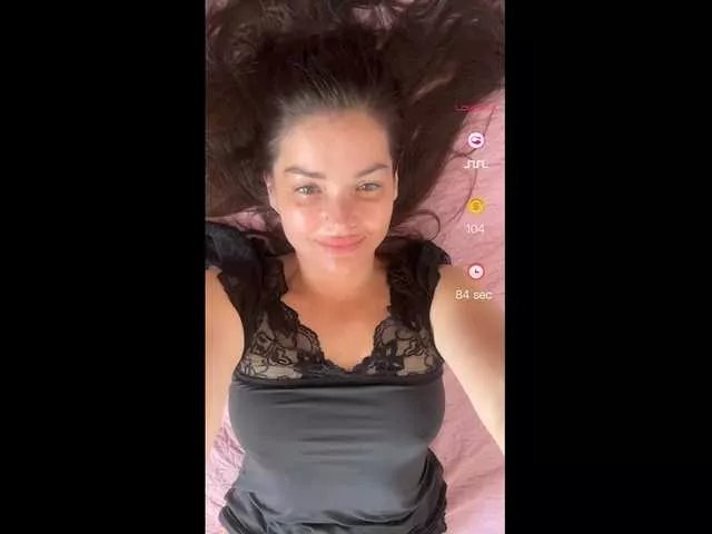 KikiMilf84 on BongaCams 