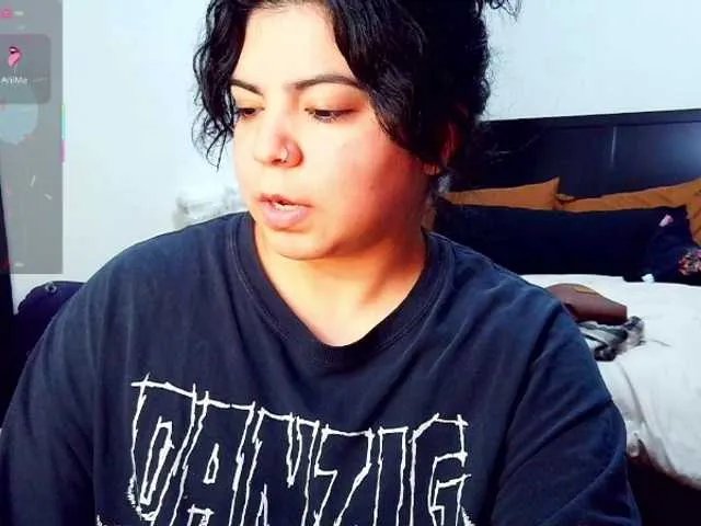 Kimmiakiss22 on BongaCams 