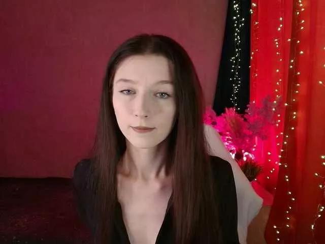 Cling to live show with LinaCute from BongaCams 