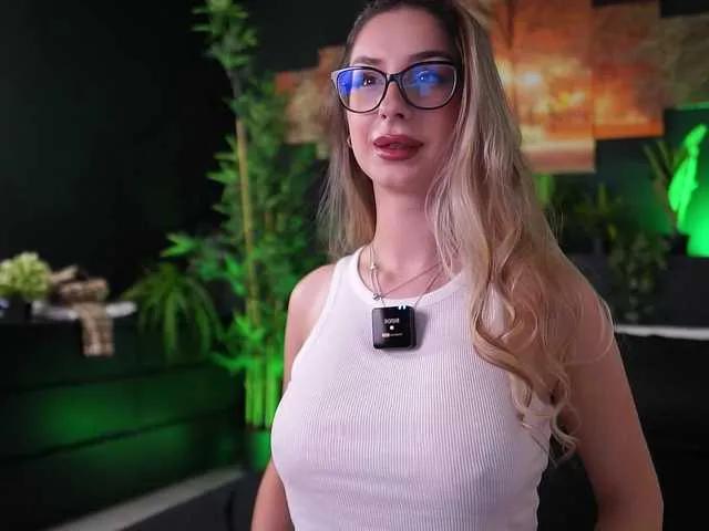 MaddieBryggs on BongaCams