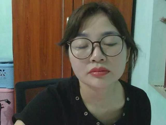 Cling to live show with nana7777 from BongaCams 