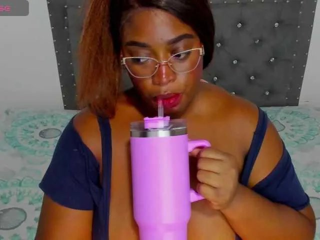 NinaaGrey on BongaCams 