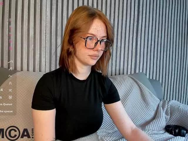 Cling to live show with Roxy-Sunny from BongaCams 