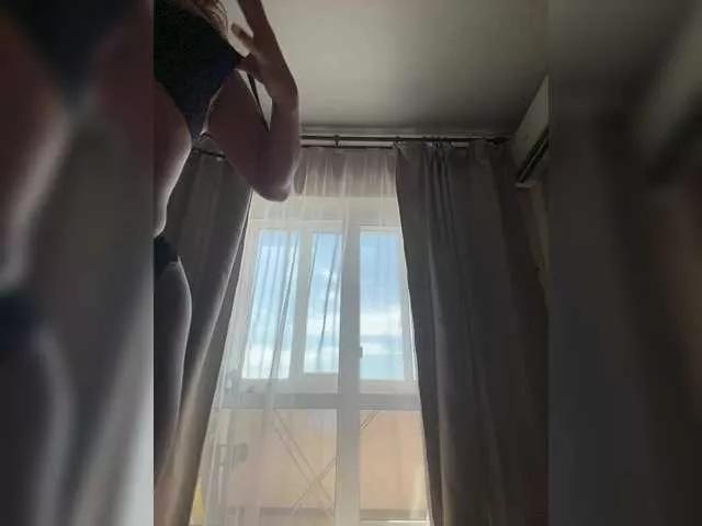 Tati16 on BongaCams 