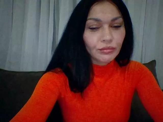 Cling to live show with TayaDeluxe from BongaCams 