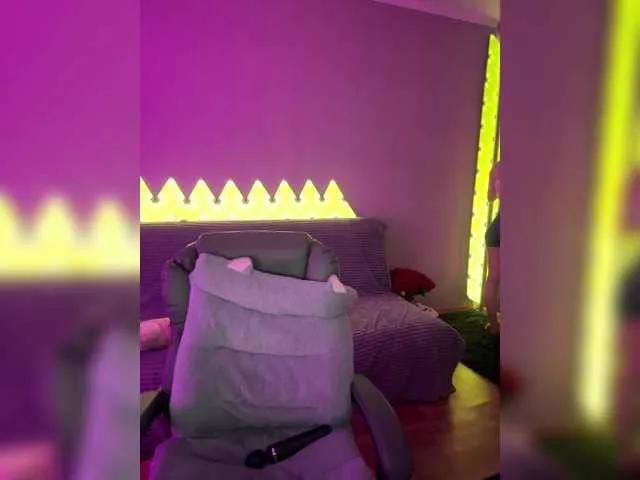 Cling to live show with whiteTEAa from BongaCams 