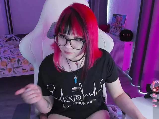 Cling to live show with Yumi-Youkai from BongaCams 