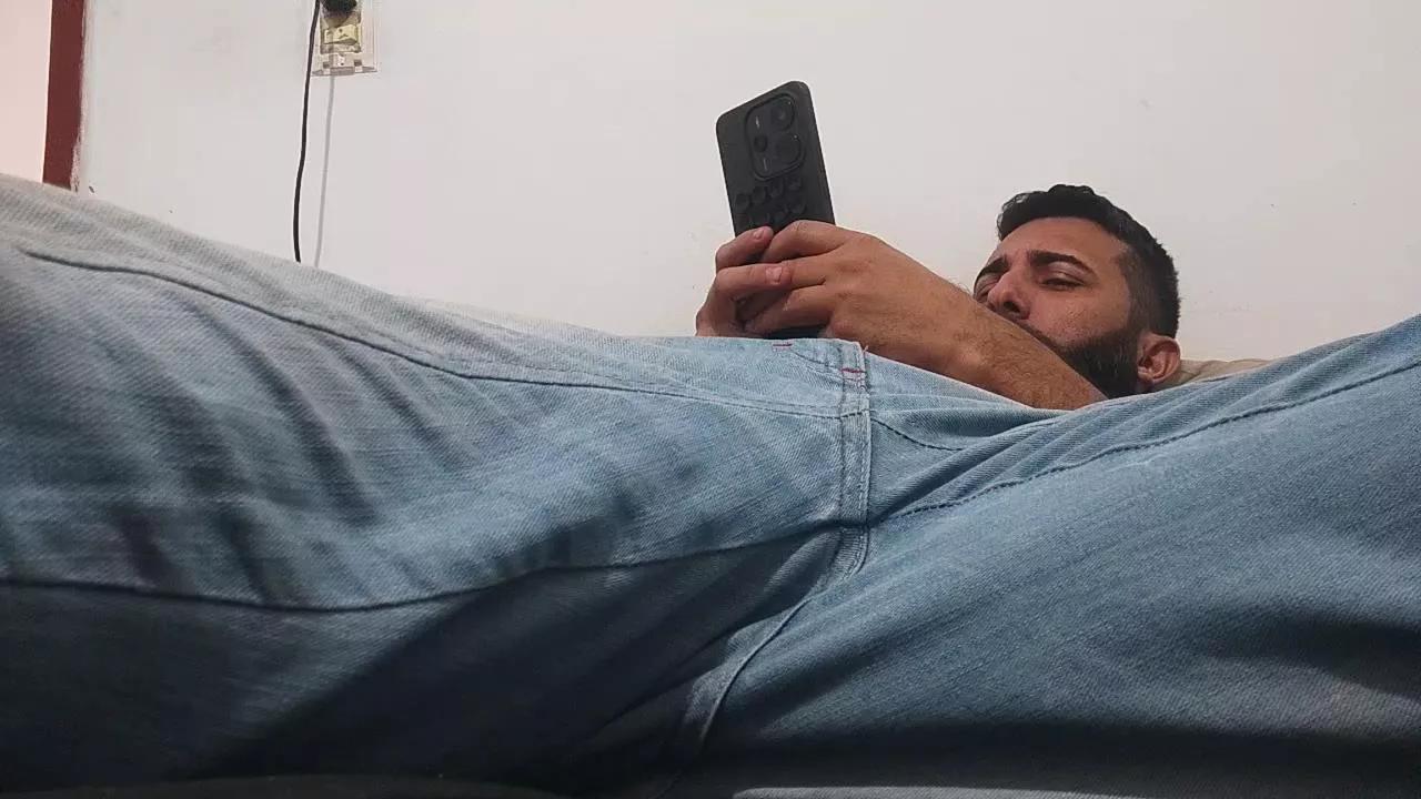 Cling to live show with Aieloucura from Cam4 
