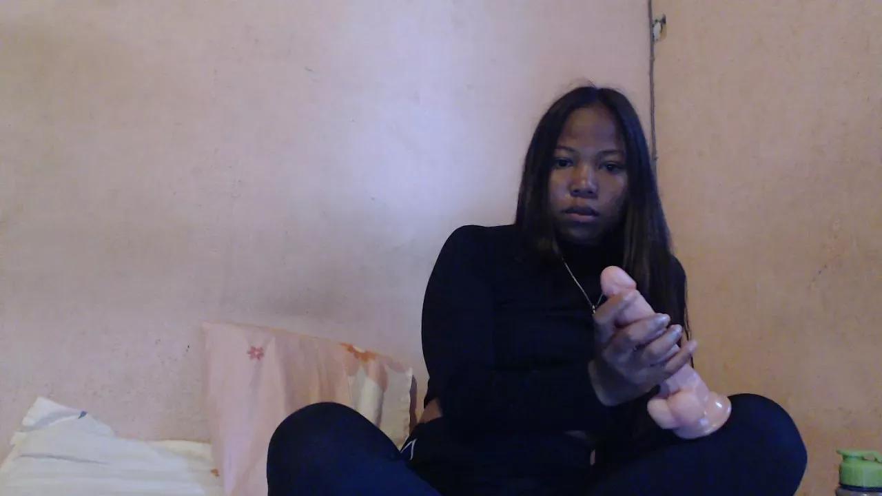 Cling to live show with AshleyLaQueen from Cam4 