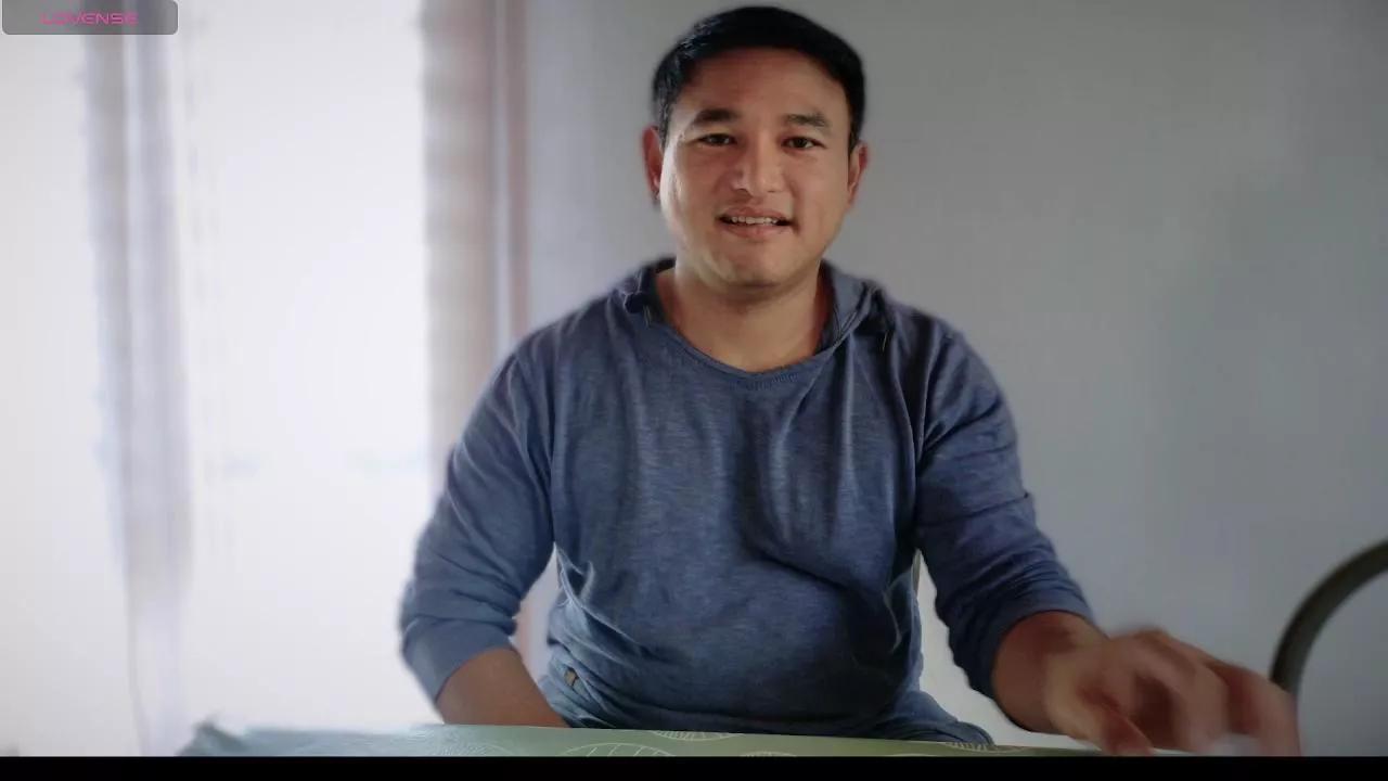 Cling to live show with asianboy_sunny from Cam4 