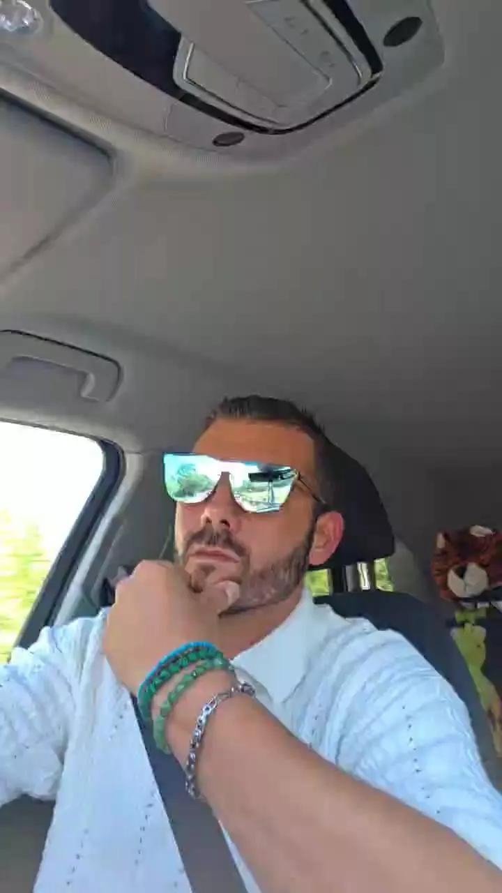 Cling to live show with Cicciolino23 from Cam4 
