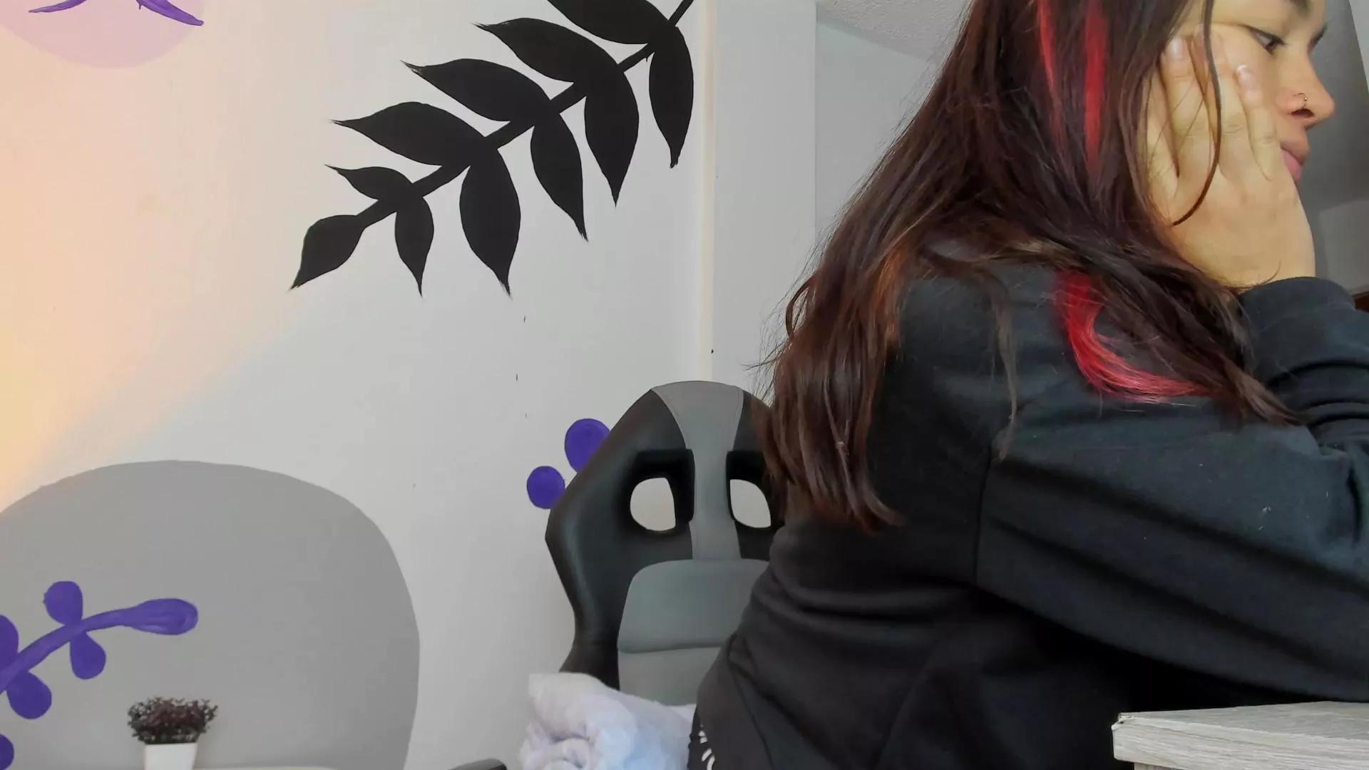 Cling to live show with Dafne_Mel from Cam4 