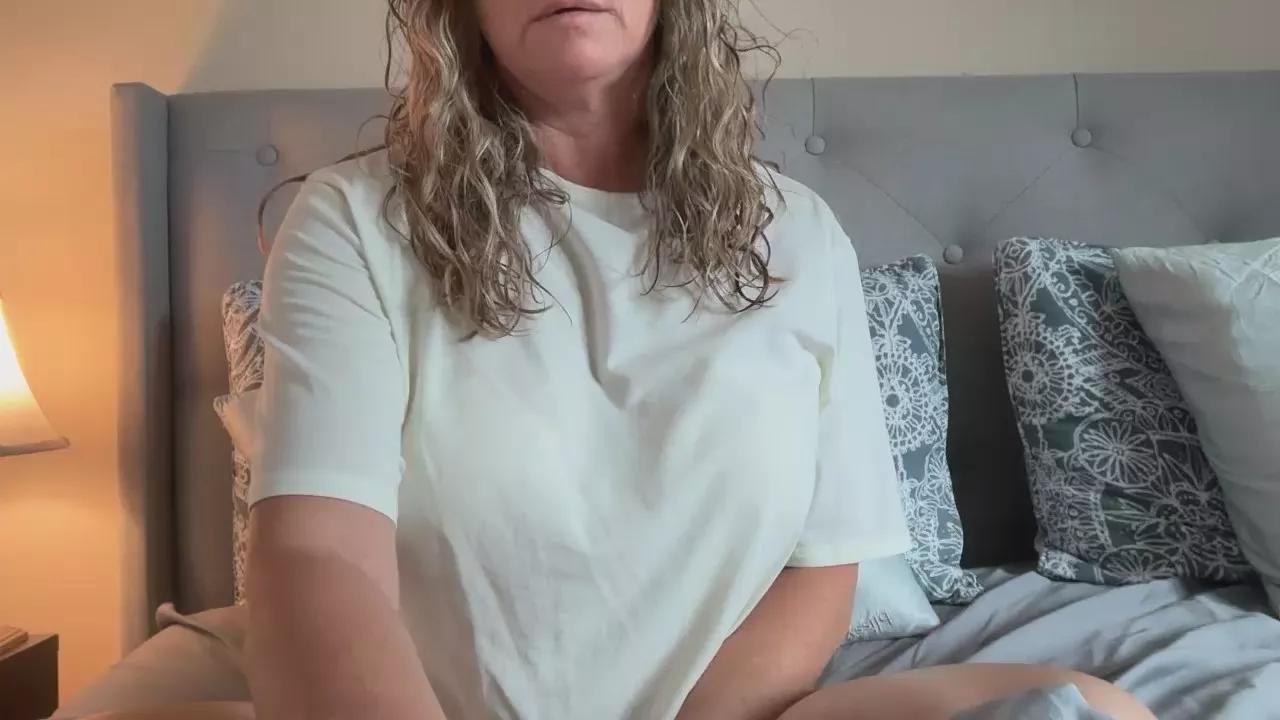 Cling to live show with DDD_frenchlove from Cam4 