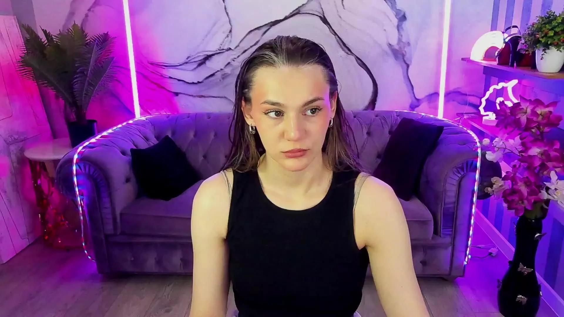 Cling to live show with DiamondGoo from Cam4 