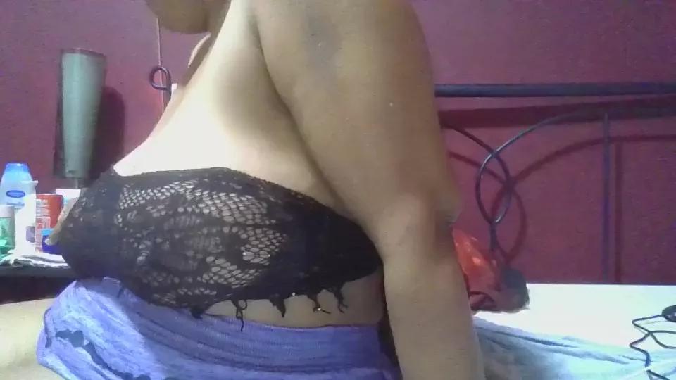 Cling to live show with hindoe from Cam4 