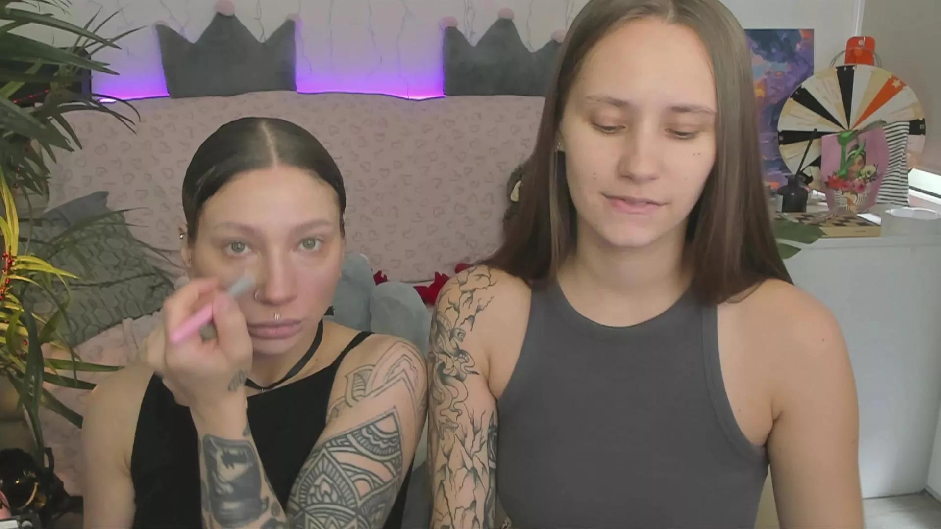 Cling to live show with HotCaramelsTv from Cam4 
