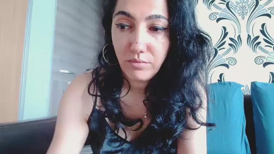 Cling to live show with HotSpicyMiss from Cam4 