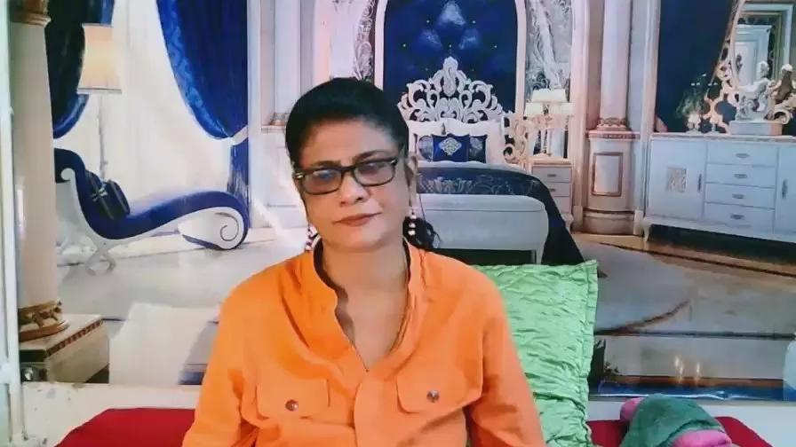 Cling to live show with IndianAllure from Cam4 