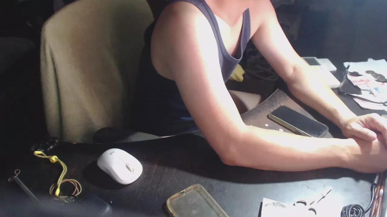 Cling to live show with ixtmhpns from Cam4 