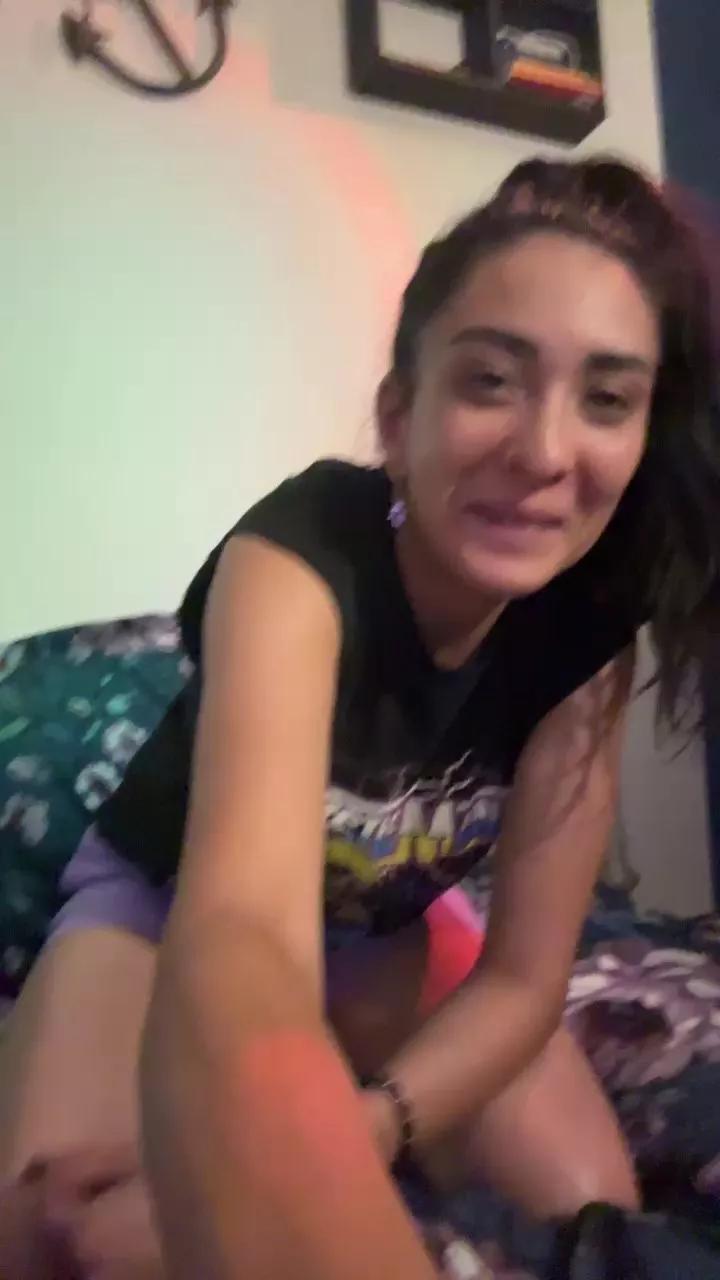 Cling to live show with Juicypssyyum from Cam4 