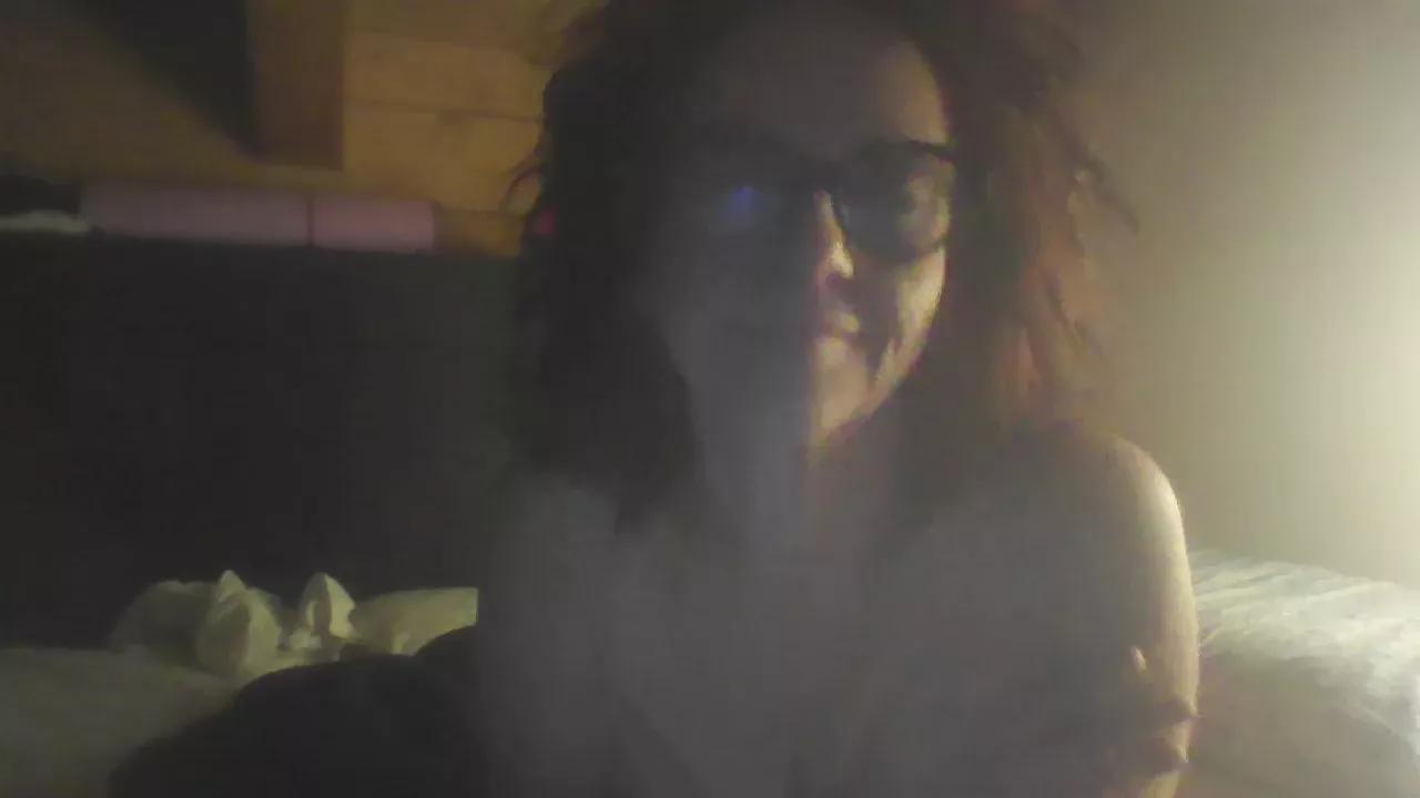 Cling to live show with klarissabloum from Cam4 