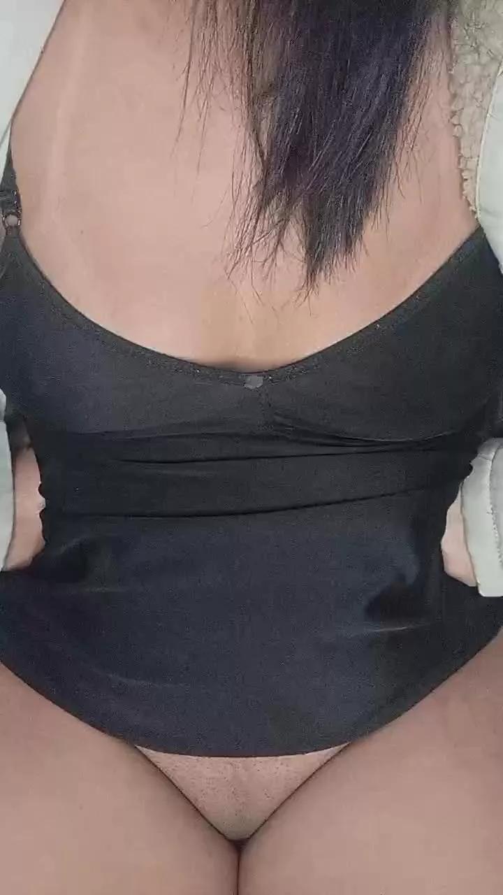 Cling to live show with Lailamello from Cam4 