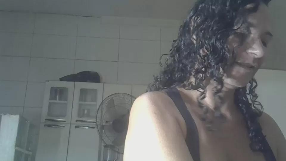 Cling to live show with leticiaquer from Cam4 