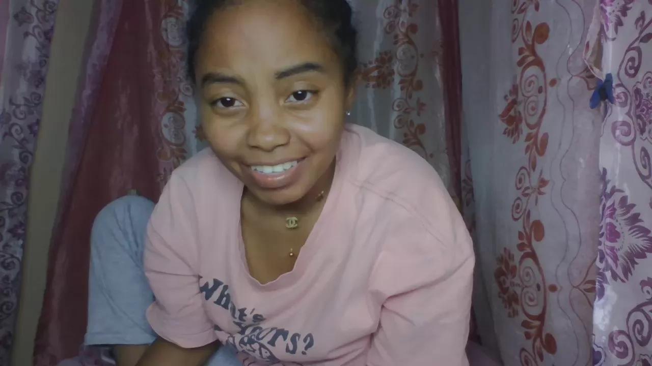 Cling to live show with Lina_Belle from Cam4 