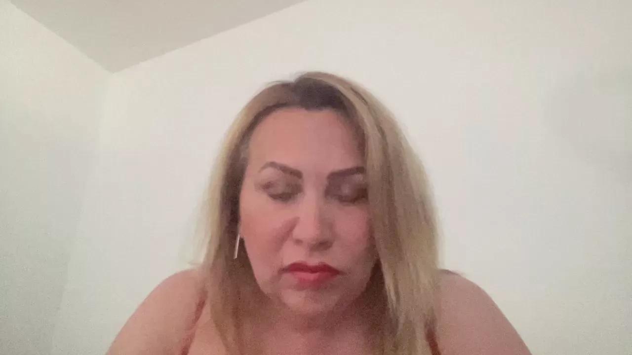Cling to live show with LucianaParis from Cam4 
