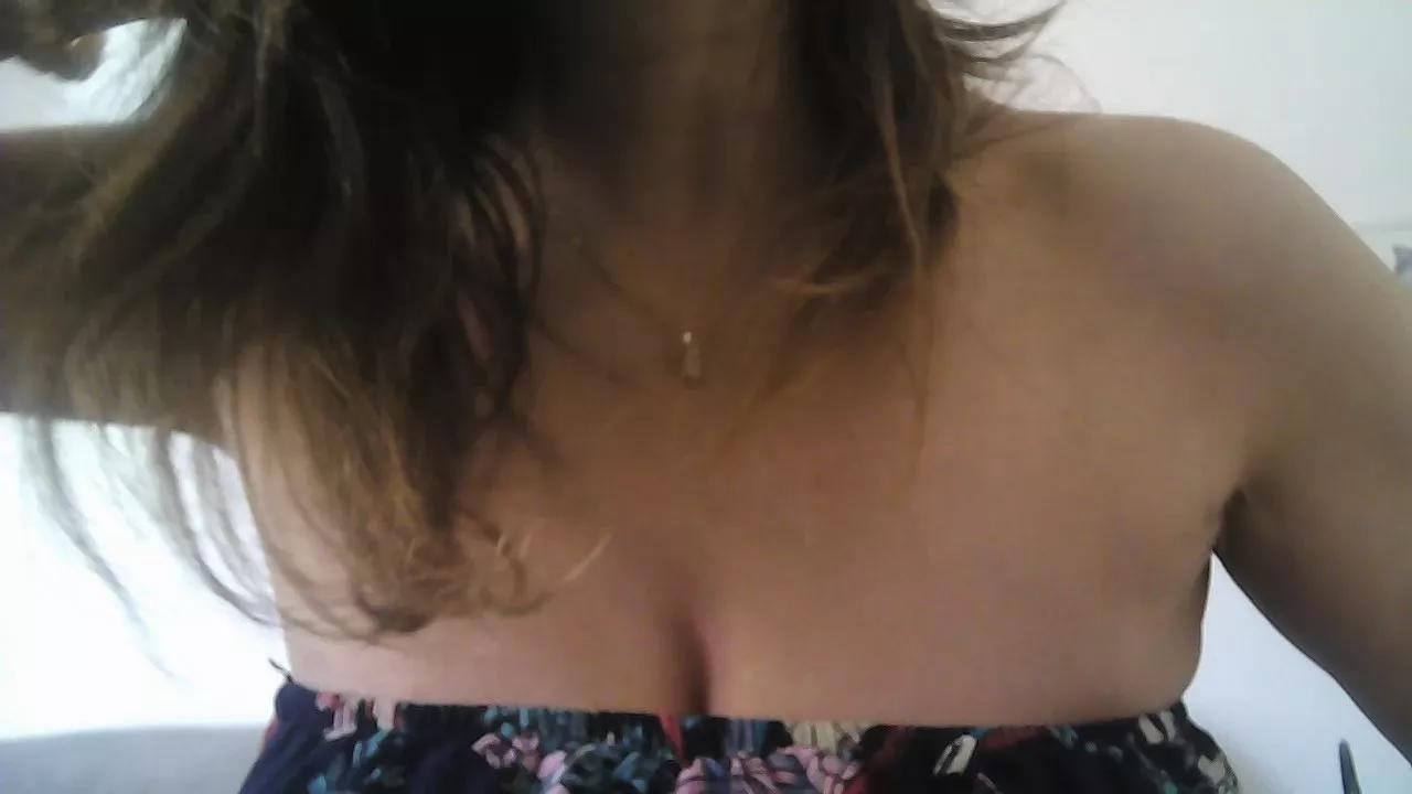 Cling to live show with meringa20 from Cam4 